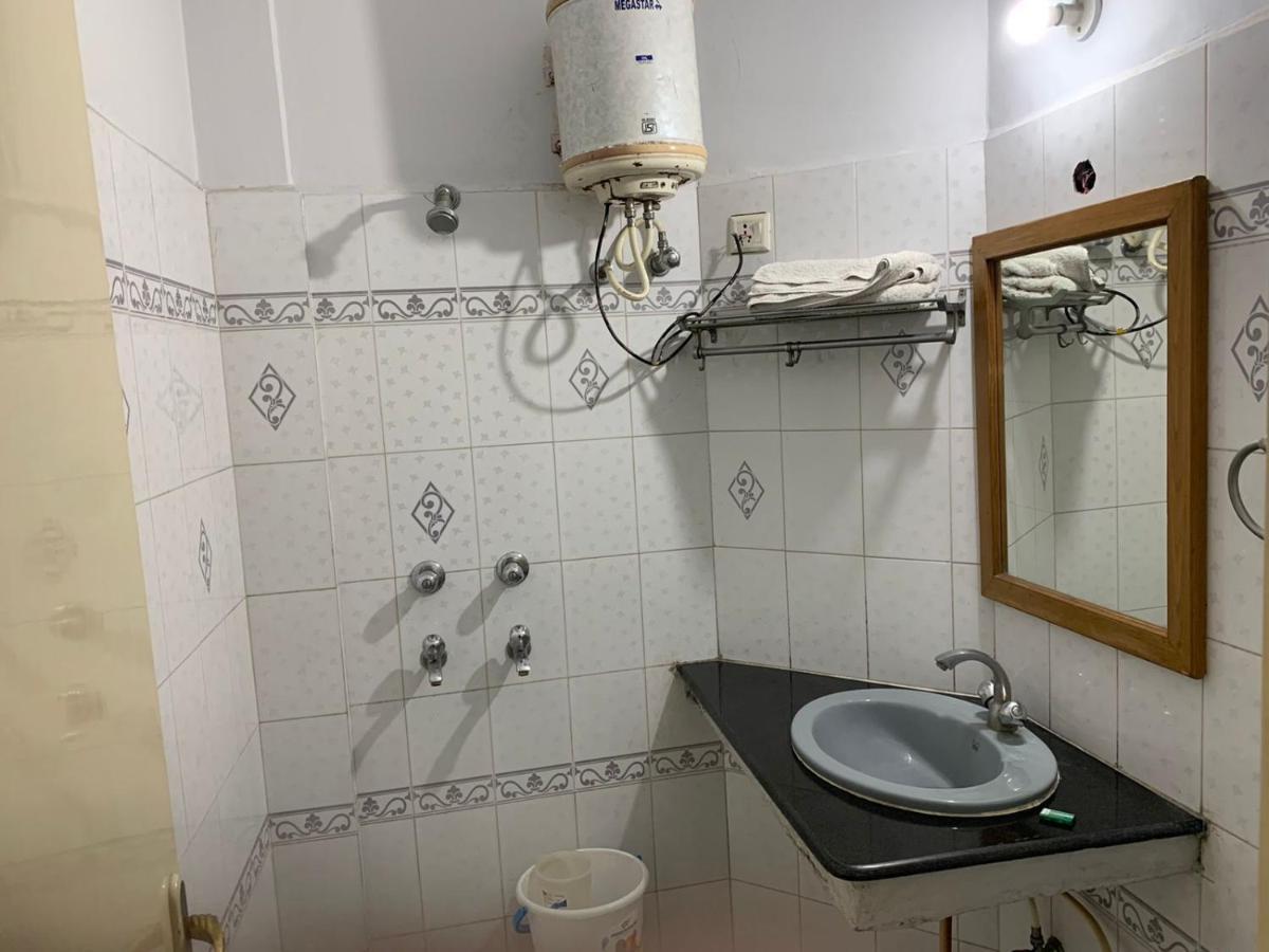 Hotel Raman'S Jagādhri Eksteriør billede