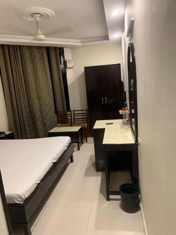 Hotel Raman'S Jagādhri Eksteriør billede