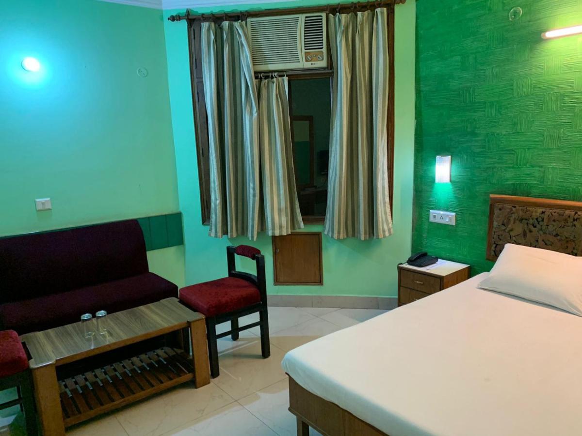 Hotel Raman'S Jagādhri Eksteriør billede